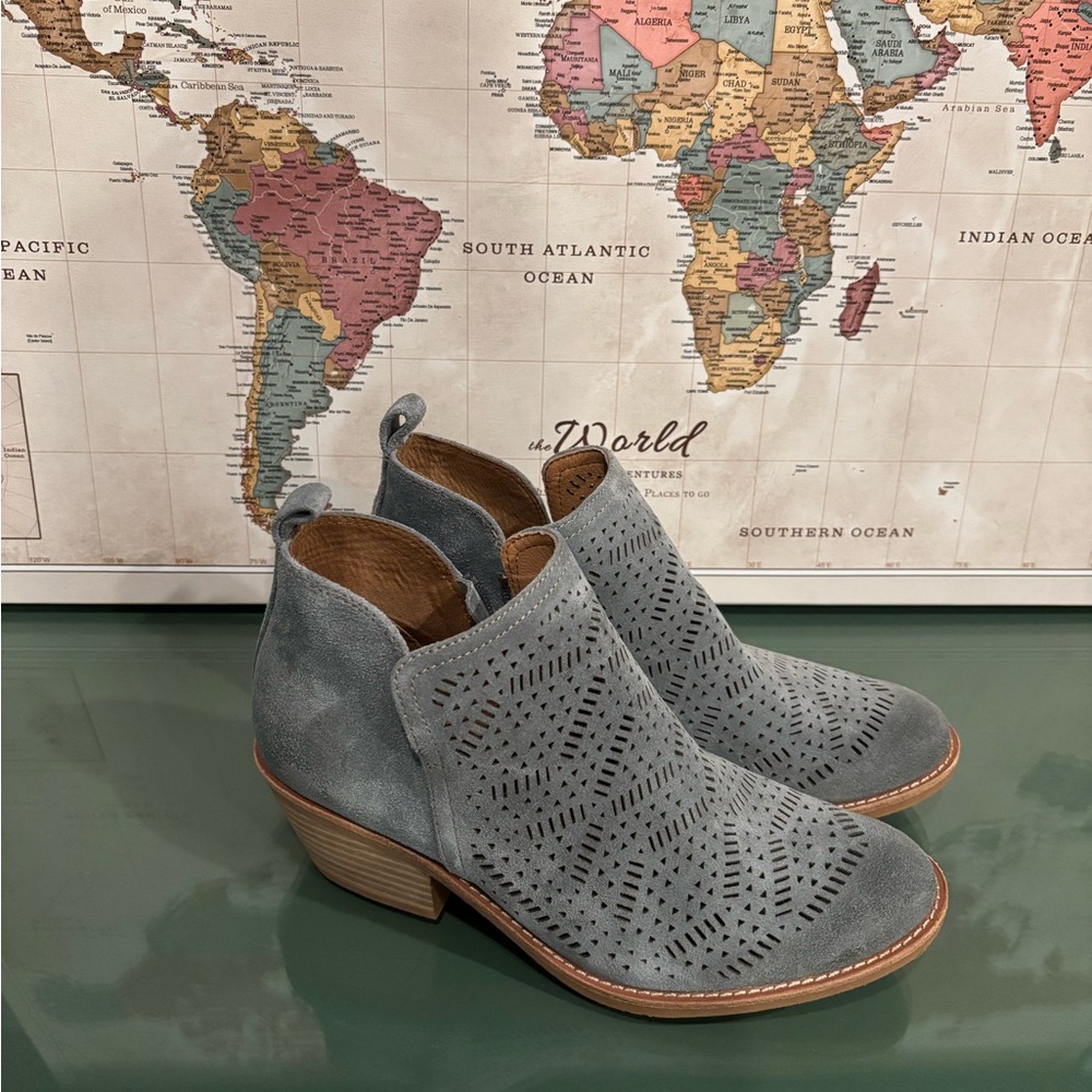 Sofft Augustina Moon Grey Suede Ankle Boots